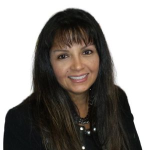 Yamatzy De León-Mettee (She/Her)